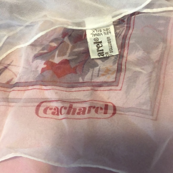 Used scarf size one size - Picture 2 of 8